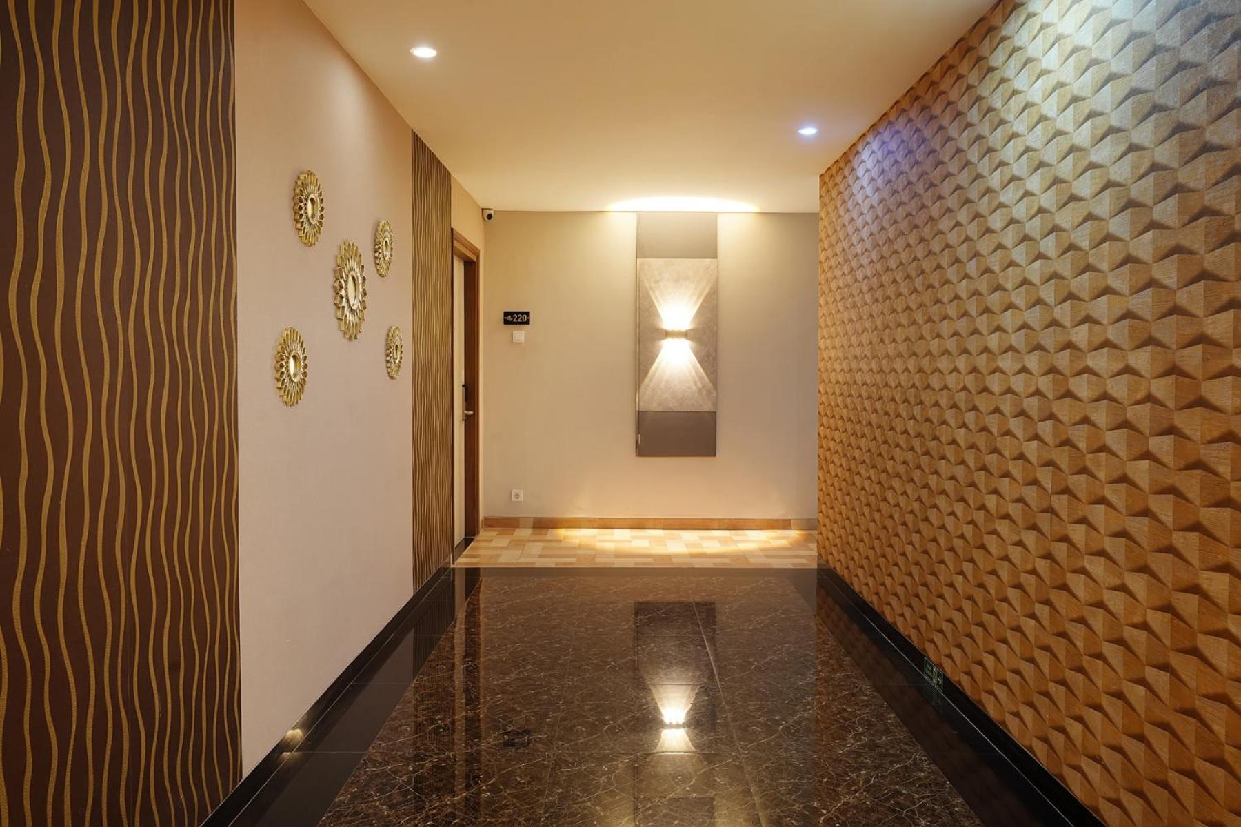 Front One Hotel Sragen Eksteriør billede
