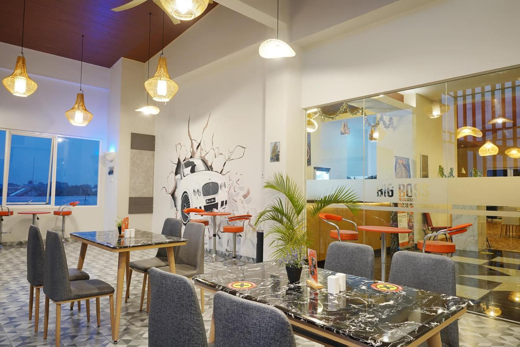 Front One Hotel Sragen Eksteriør billede