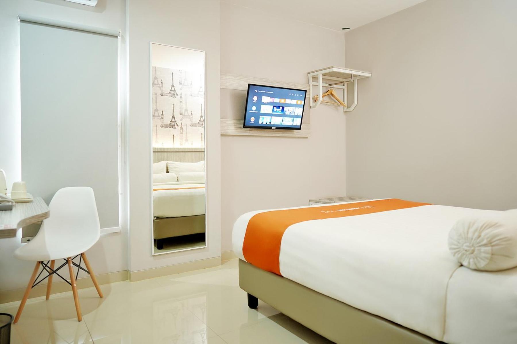 Front One Hotel Sragen Eksteriør billede