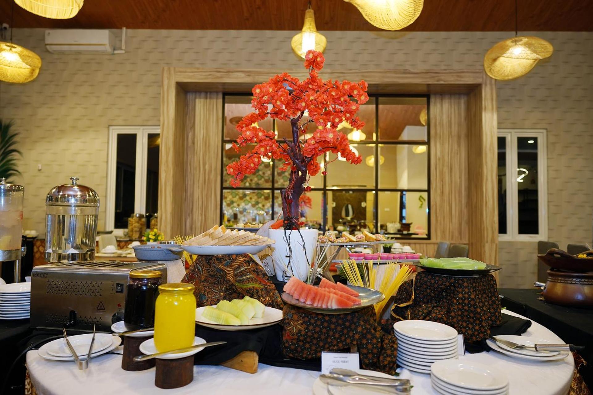 Front One Hotel Sragen Eksteriør billede